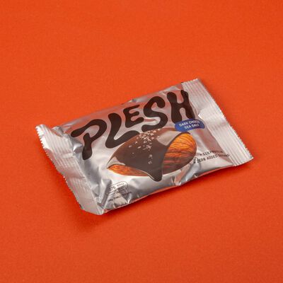 Snack d'ametlla amb xocolata negra i sal marina Plesh 30g 