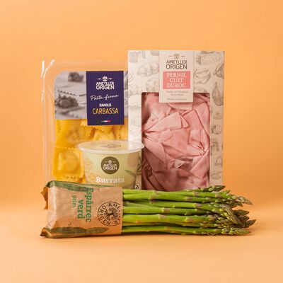 Lote de raviolis, jamón, burrata y espárragos 