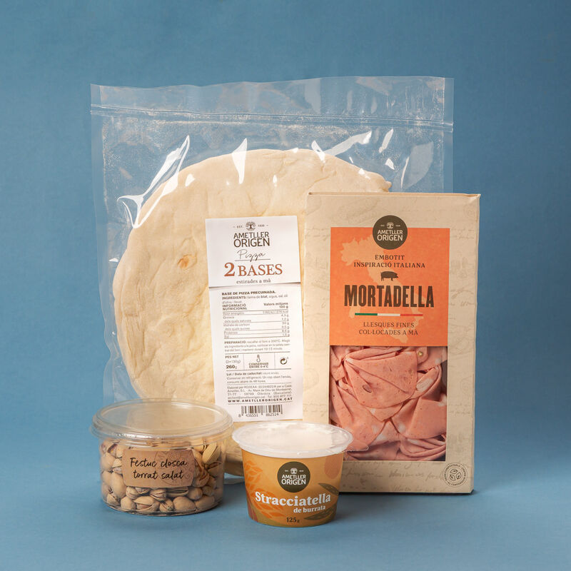 Lot de pizza amb stracciatella i mortadel·la 