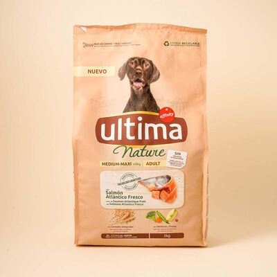 Pienso para perros adultos raza mediana-grande con salmón Nature Ultima 3kg 