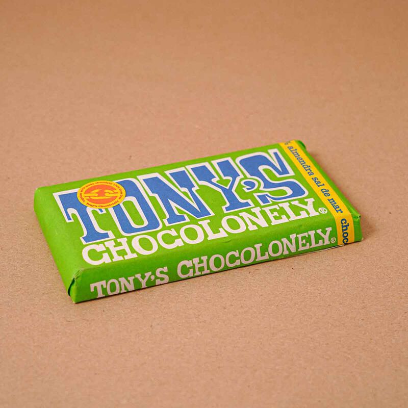 Xocolata negra, ametlla i sal de mar Tony's Chocolonely 180 g 