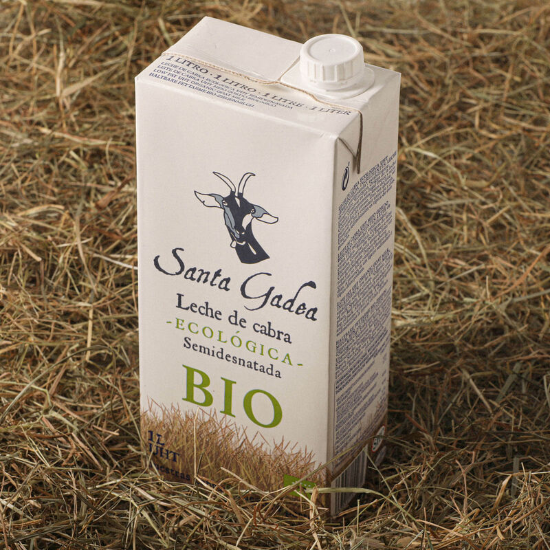 Leche de cabra ecológica semidesnatada SANTA GADEA 1l 